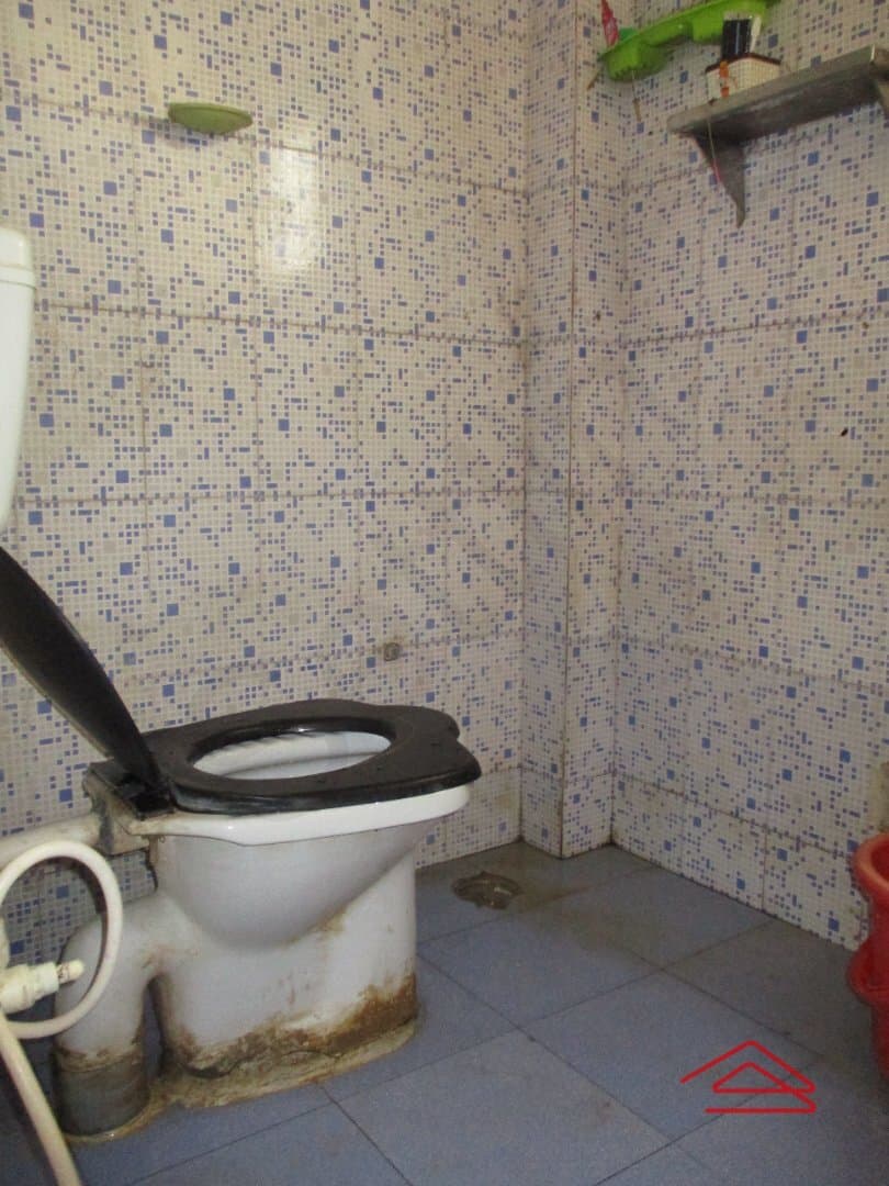 bathrooms-fTm2.jpg