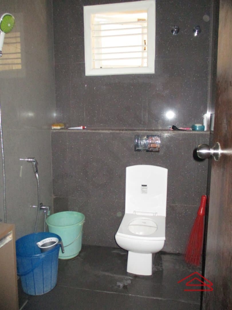 bathrooms-pFyY.jpg