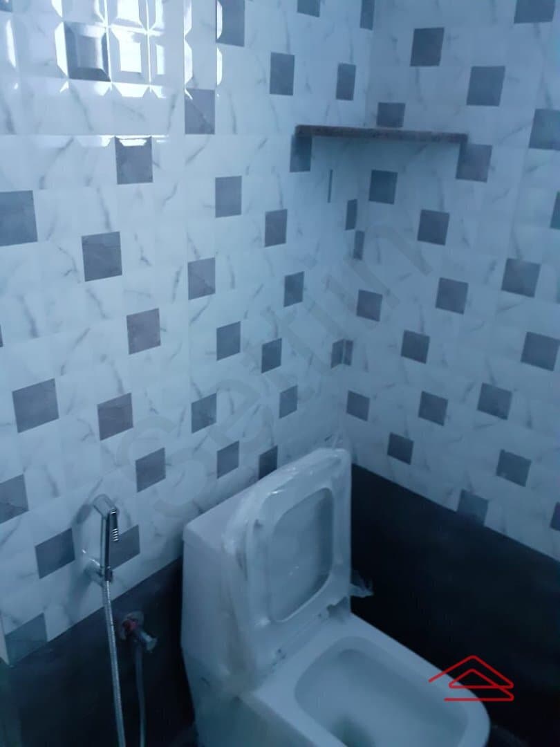 bathrooms-YzTL.jpg