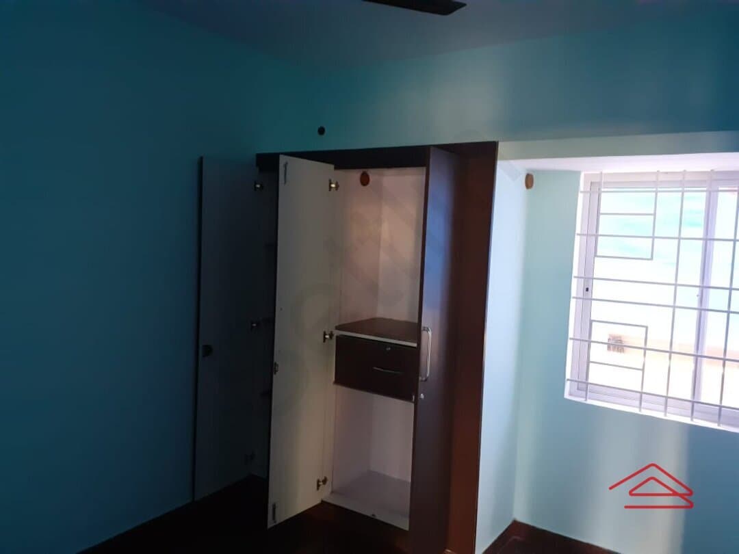 bedrooms-bpEw.jpg