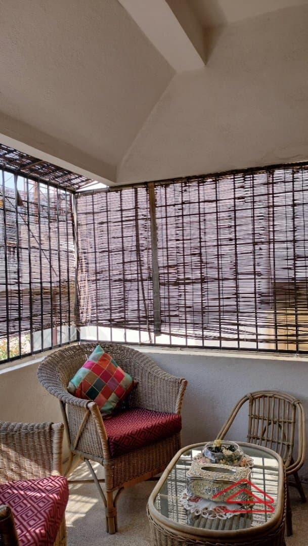 balconies-DyE9.jpg