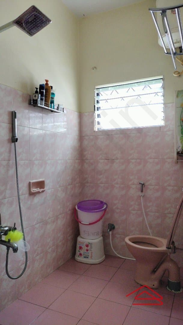 bathrooms-27K3.jpg