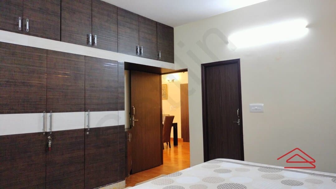 bedrooms-NkR8.jpg