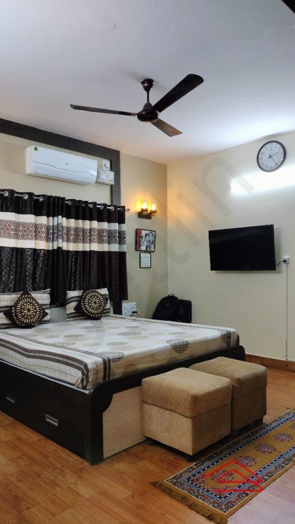 bedrooms-Pg4f.jpg