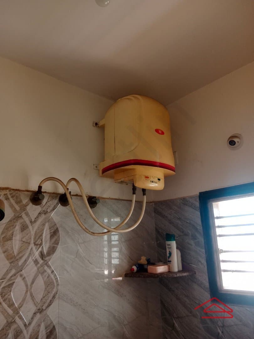 bathrooms-6Tpv.jpg