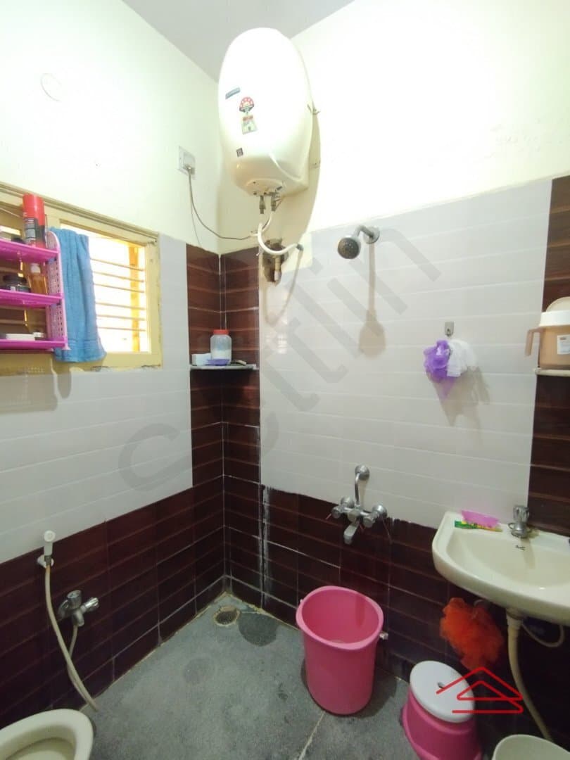 bathrooms-7ip7.jpg