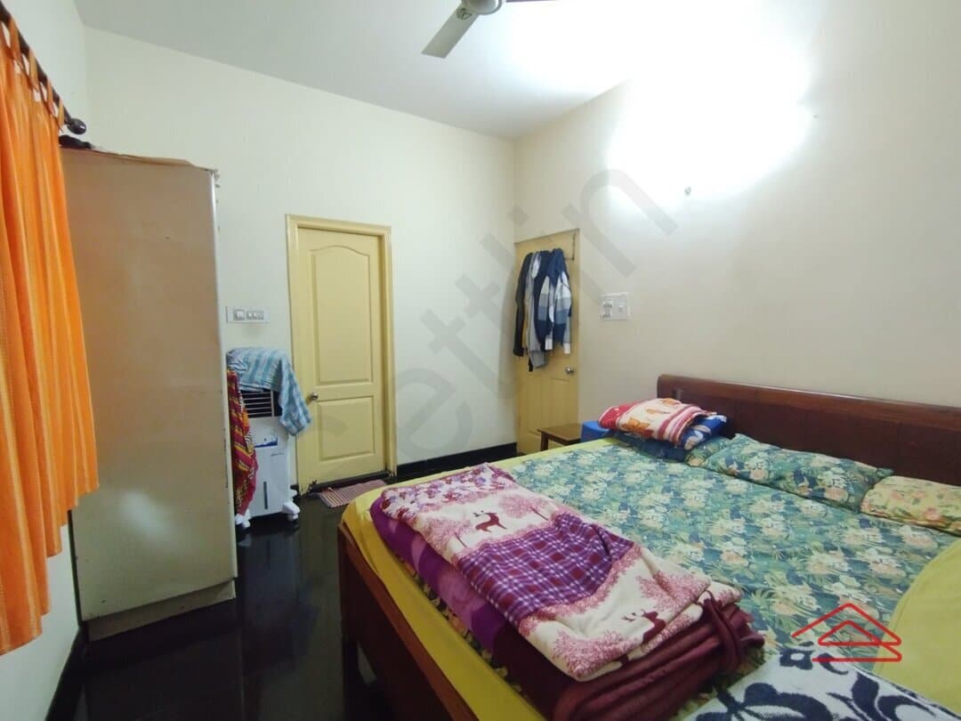 bedrooms-LBrp.jpg