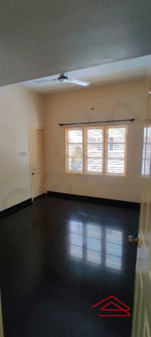 bedrooms-4Rgt.jpg