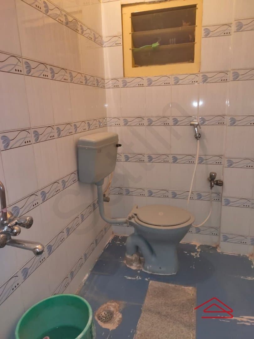 bathrooms-uuQX.jpg