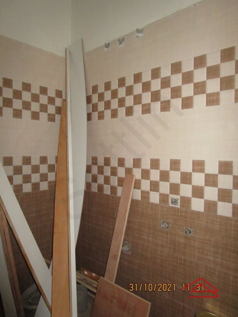 bathrooms-CxKM.jpg