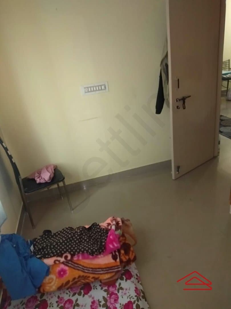 bedrooms-6E9c.jpg