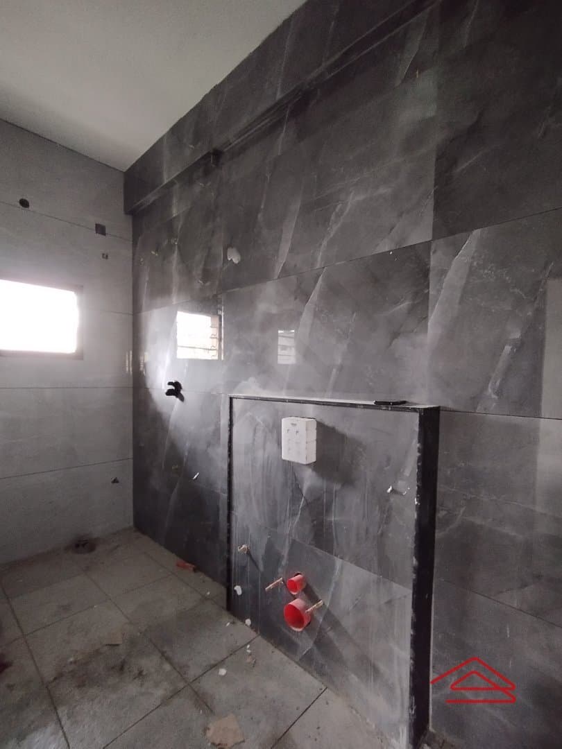 bathrooms-8AJA.jpg