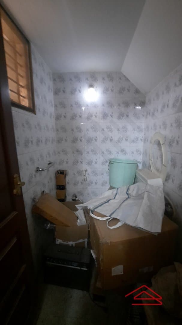 bathrooms-ZZFk.jpg