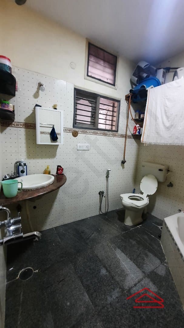 bathrooms-vqv9.jpg