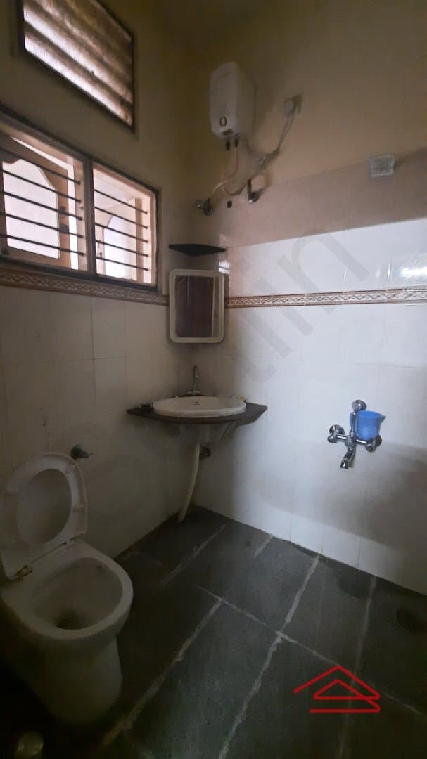 bathrooms-Q4Q5.jpg