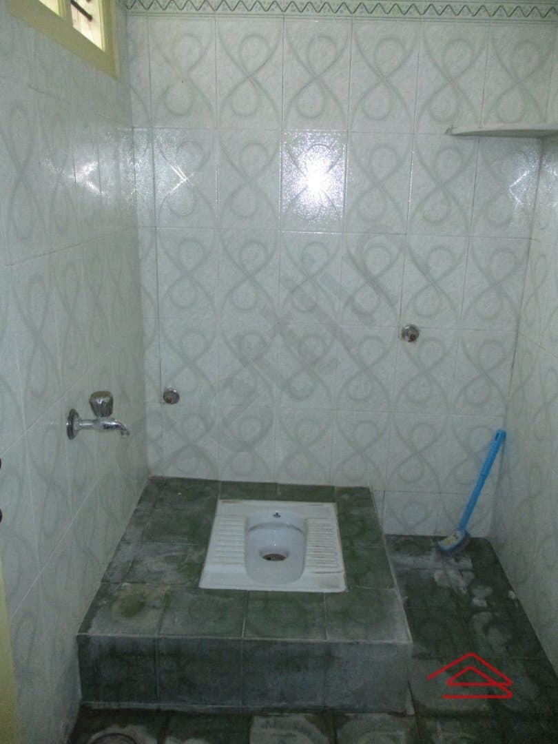 bathrooms-o4gL.jpg