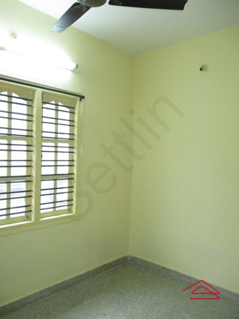 bedrooms-Sz6g.jpg