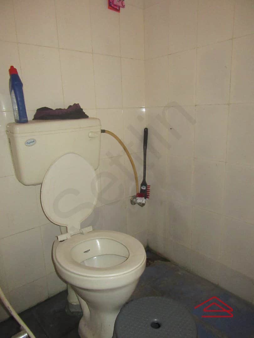 Sub Unit : bathrooms 1