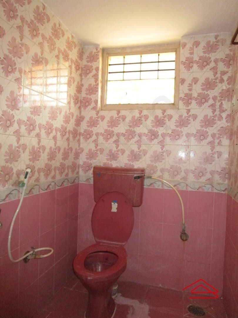 bathrooms-J3fc.jpg