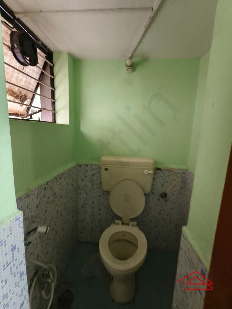 bathrooms-X3nR.jpg
