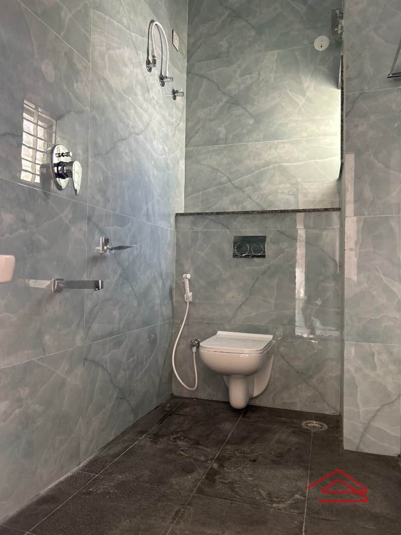 Sub Unit : bathrooms 3