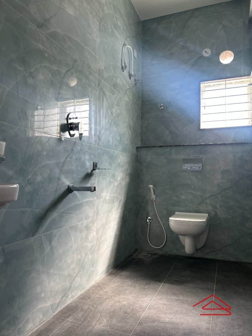 Sub Unit : bathrooms 2