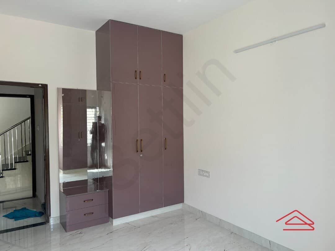 Sub Unit : bedrooms 1