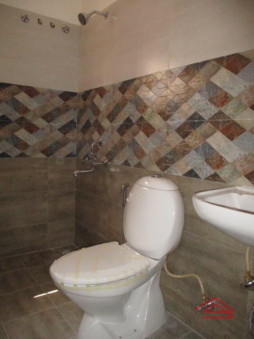 bathrooms-WMos.jpg
