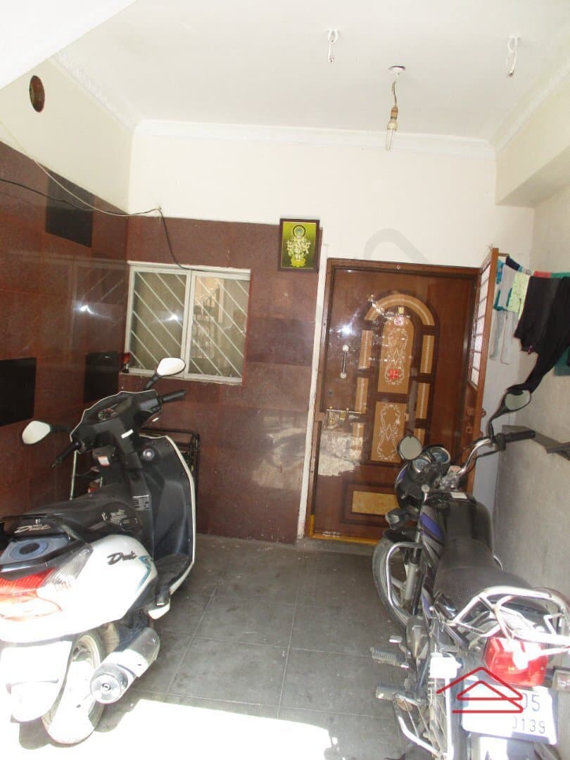 parkings-x7Yn.jpg