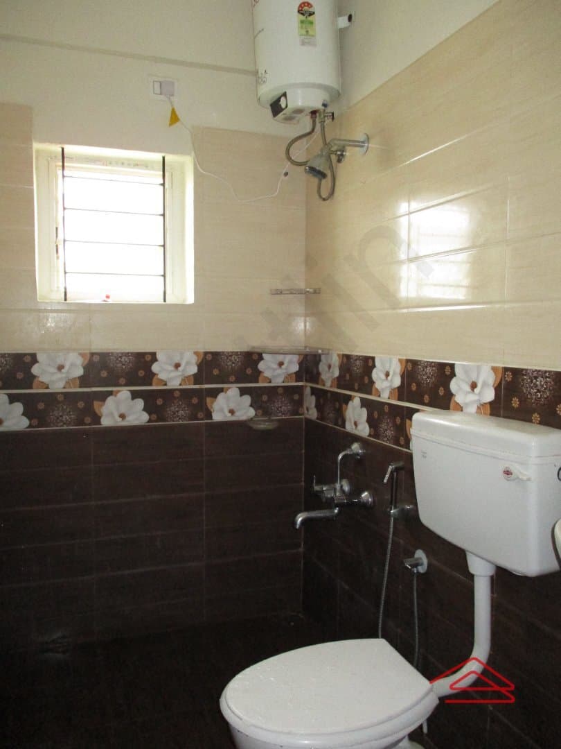 bathrooms-8LZH.jpg