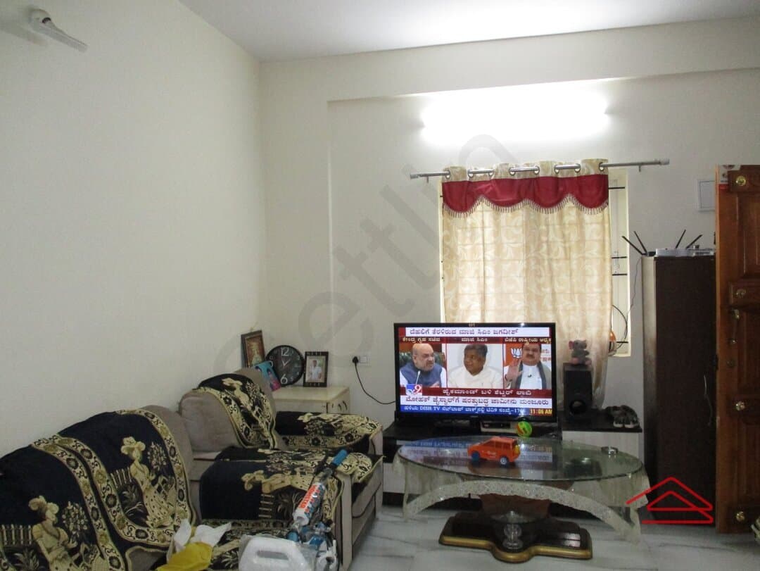 halls-W8hD.jpg