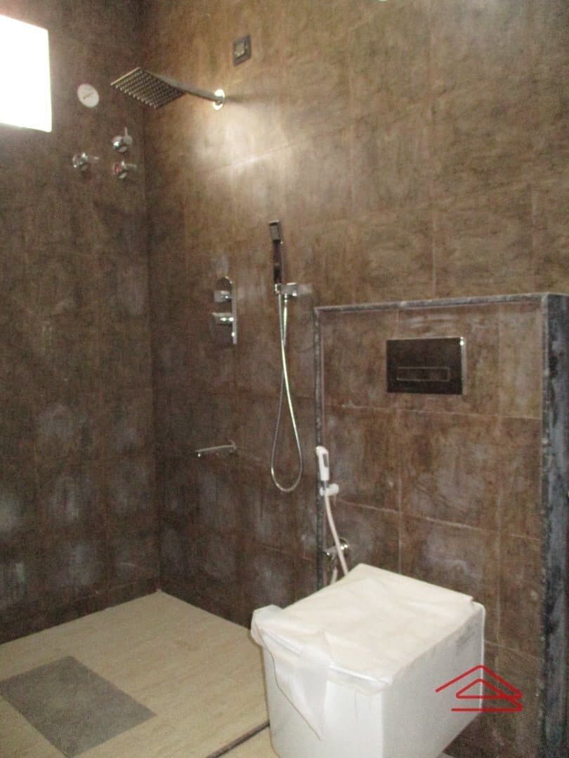bathrooms-Ewcj.jpg