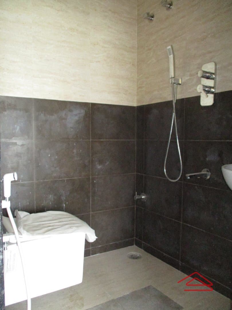 bathrooms-2gQN.jpg