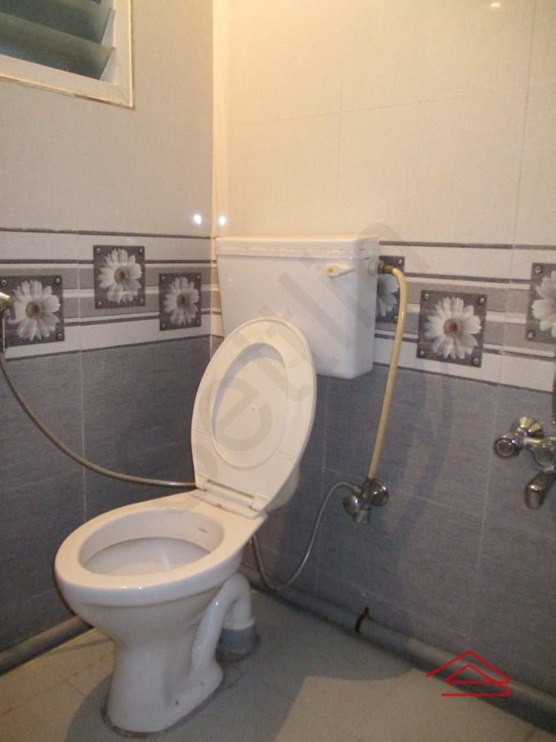 bathrooms-8utc.jpg