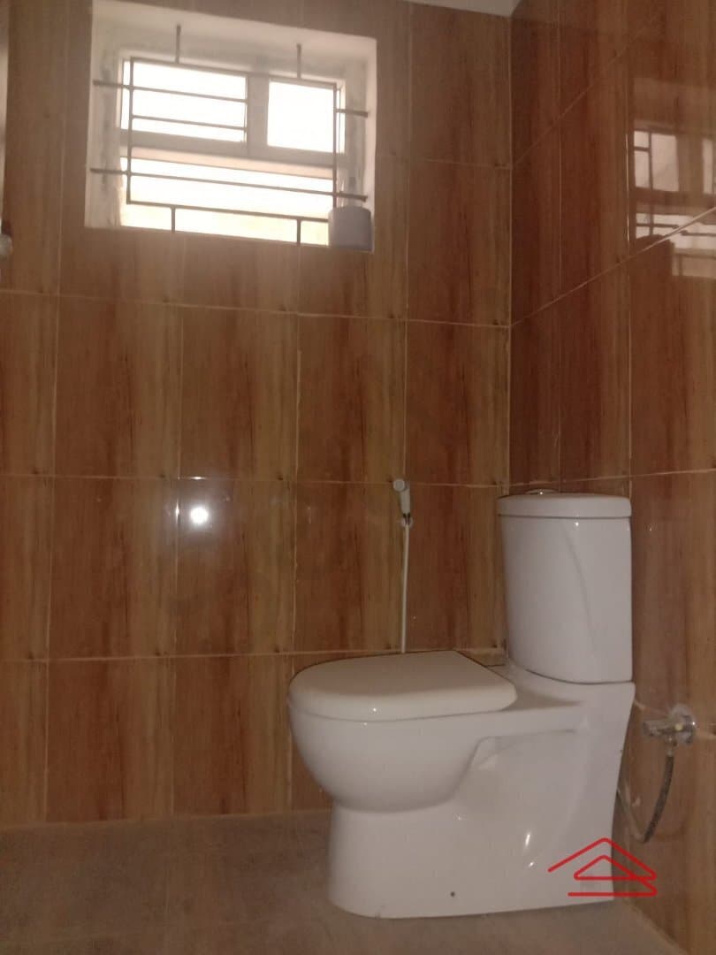 bathrooms-LWuQ.jpg
