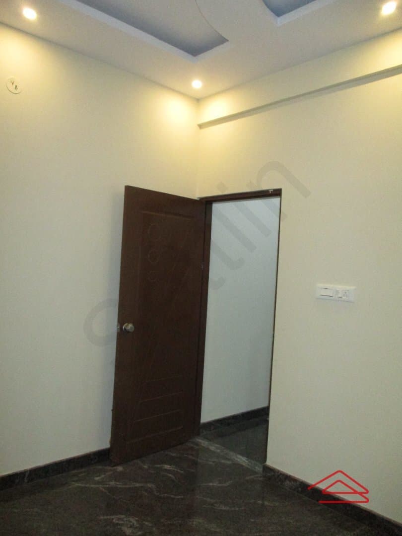 bedrooms-Ez8W.jpg