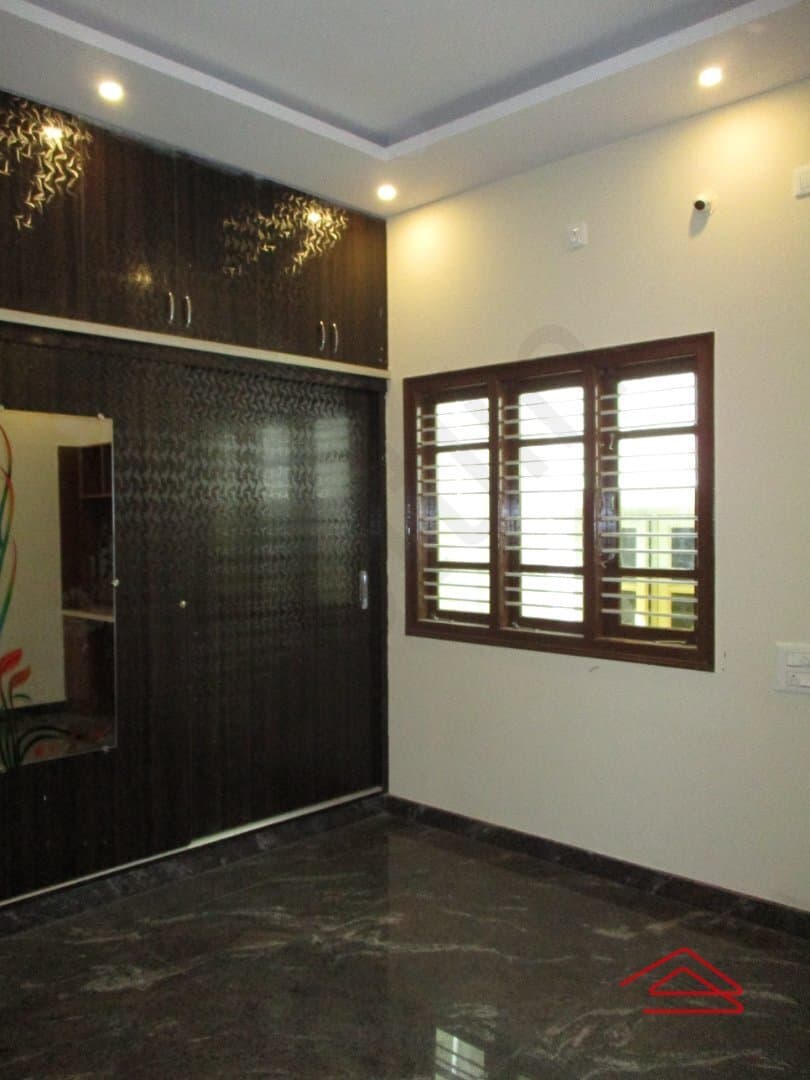 bedrooms-mLsN.jpg