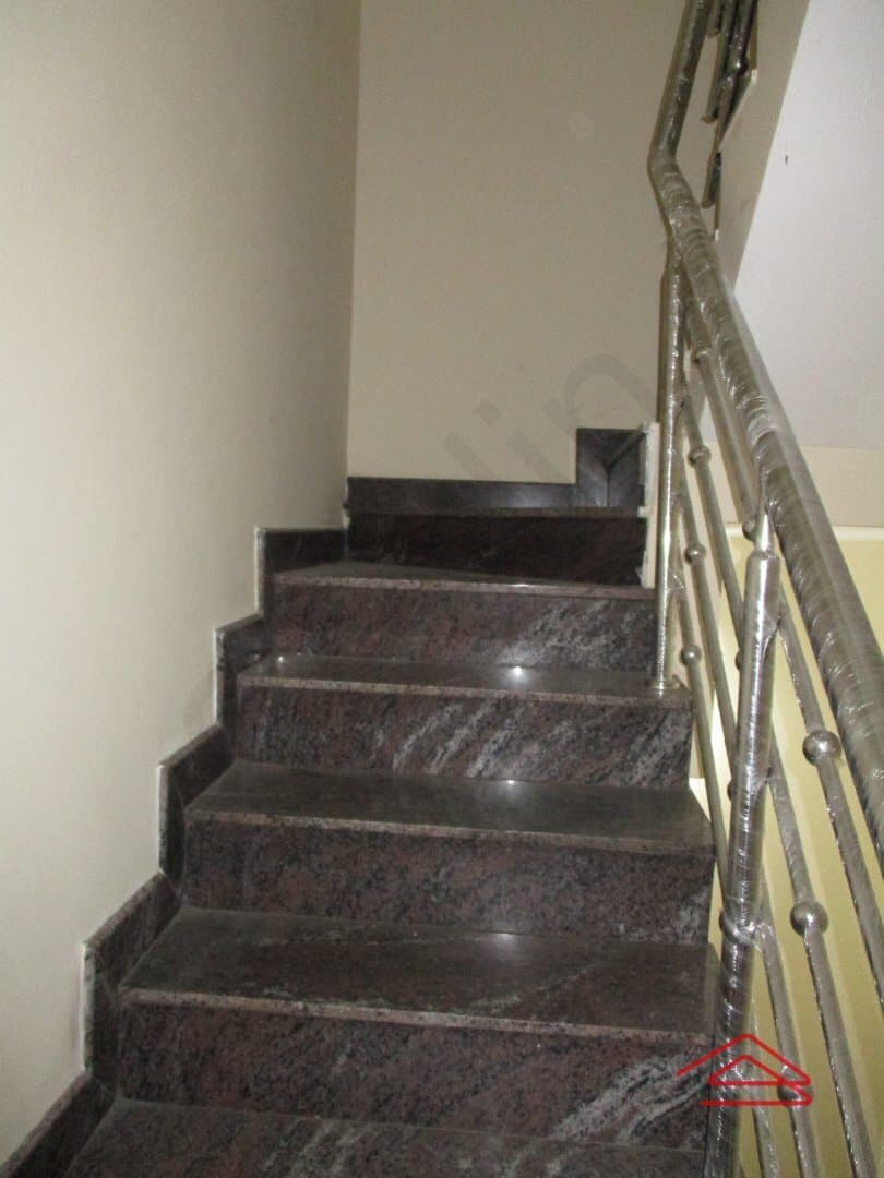 halls-aQq3.jpg
