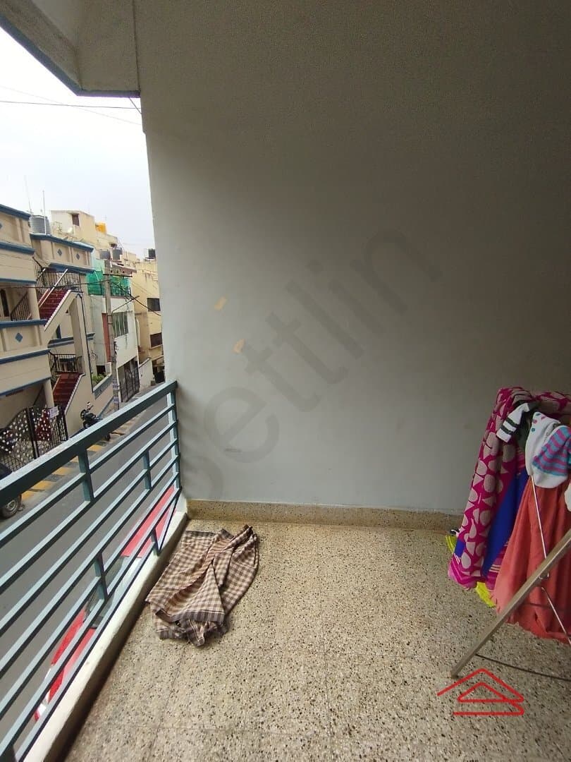 balconies-cWoQ.jpg