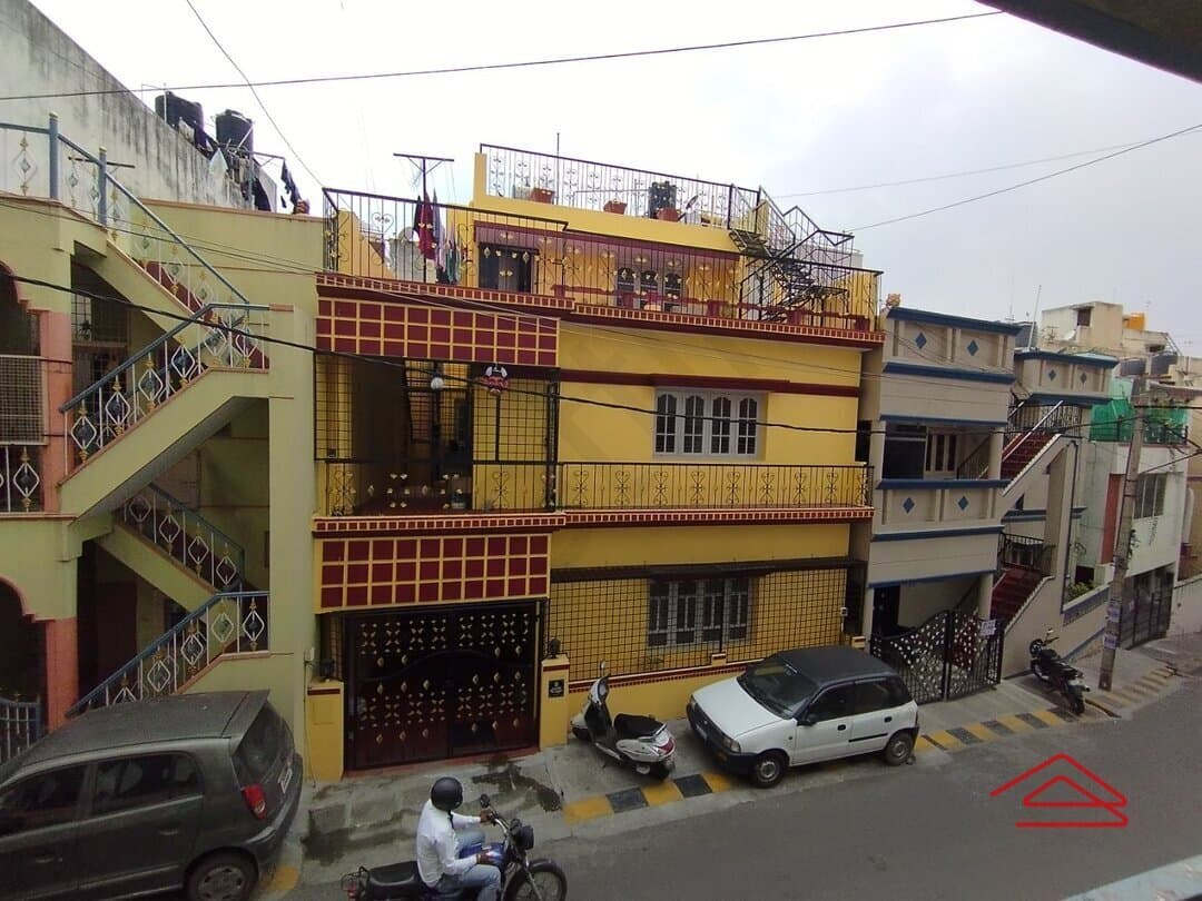 balconies-rrDf.jpg
