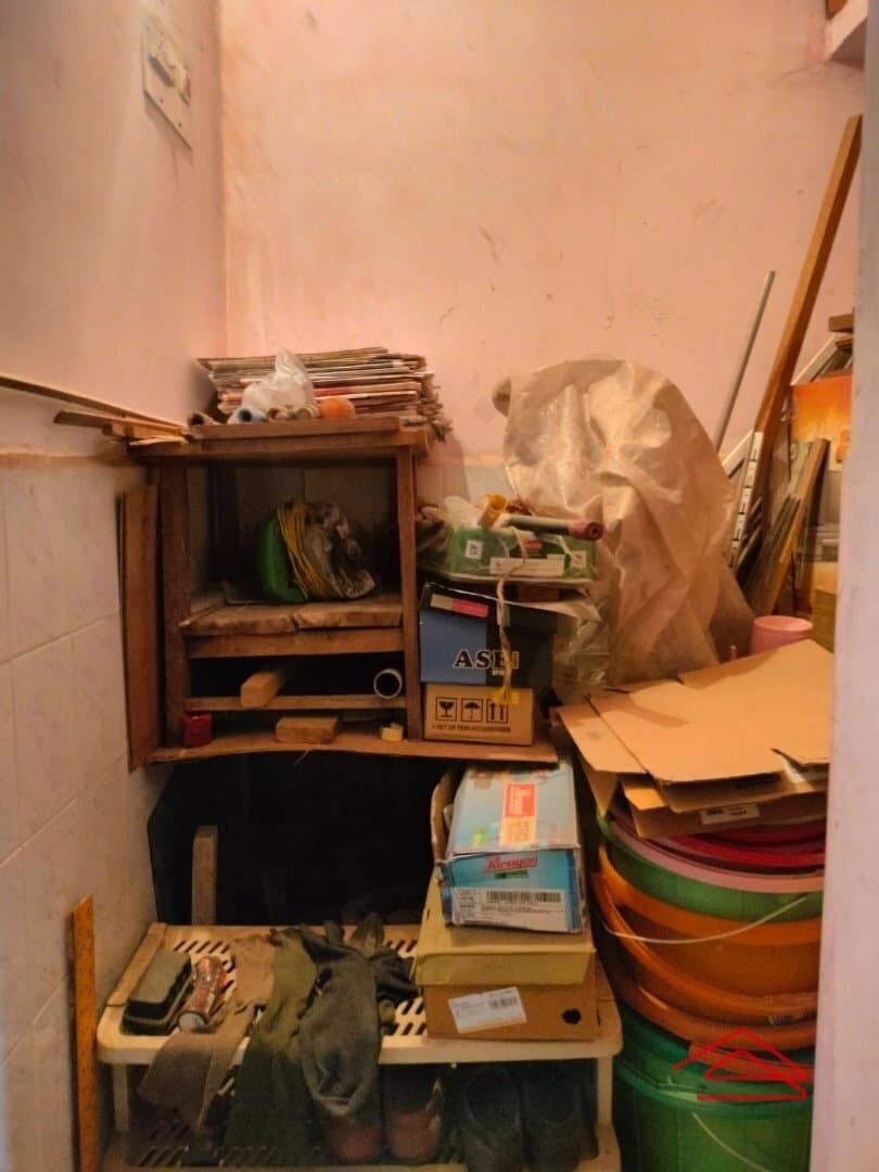 storeRooms-8qbW.jpg
