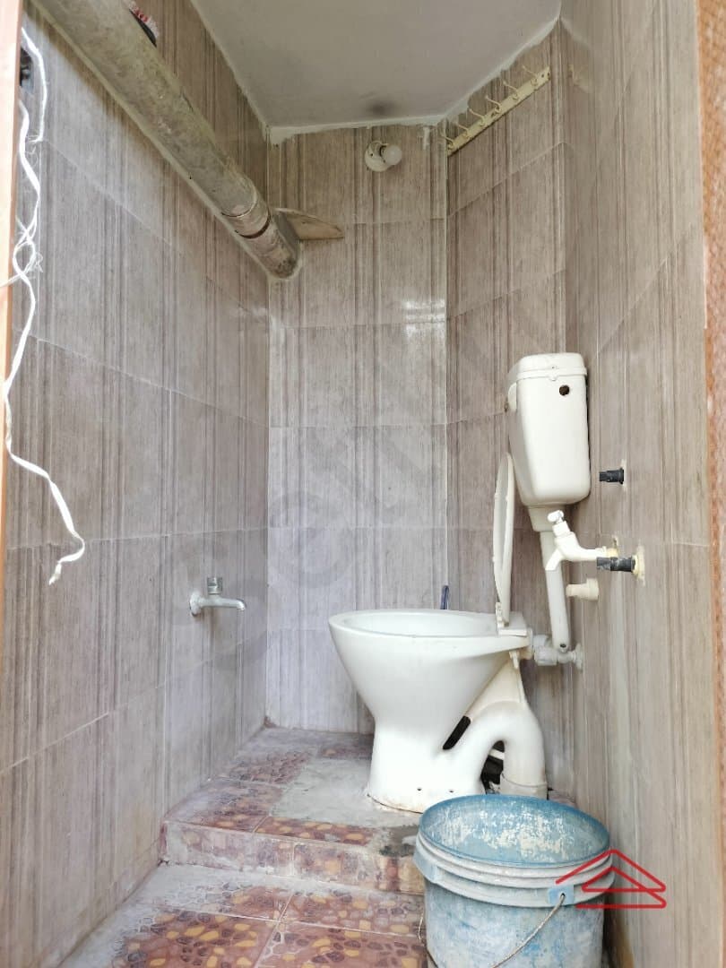 bathrooms-ibvY.jpg