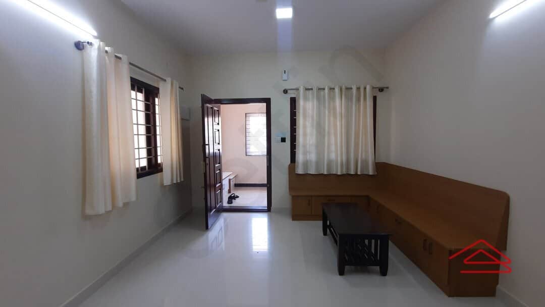 halls-wcDv.jpg