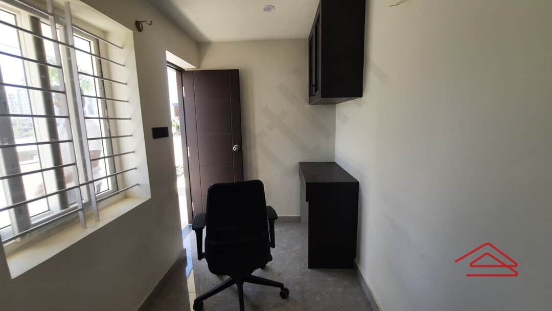 storeRooms-domT.jpg