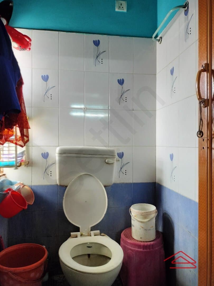 bathrooms-sHgB.jpg