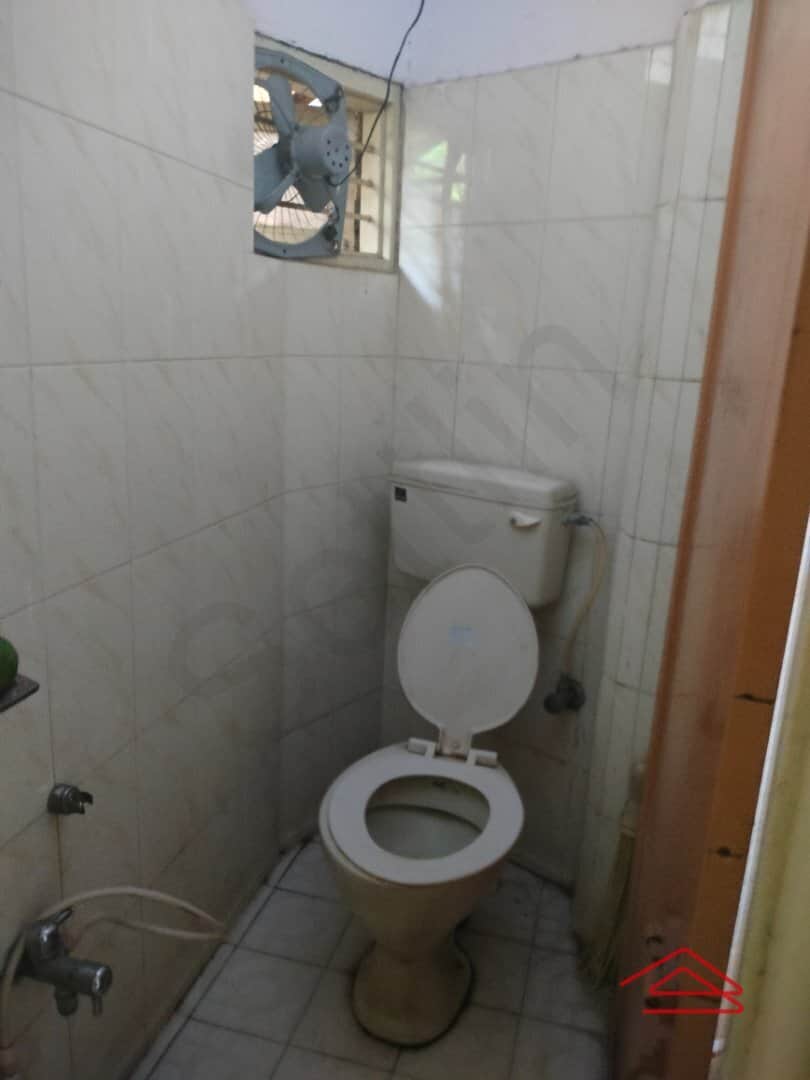 Sub Unit : bathrooms 1