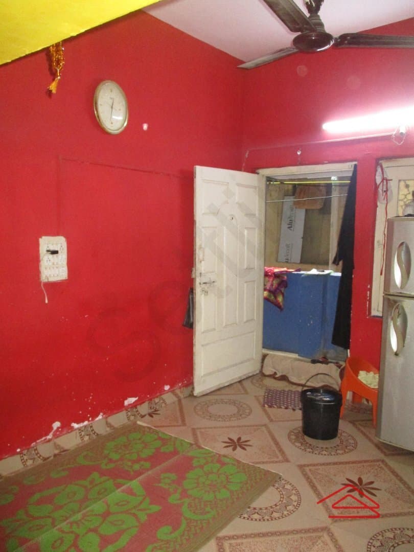 halls-maiA.jpg
