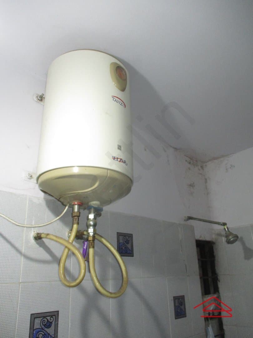 bathrooms-8HiP.jpg