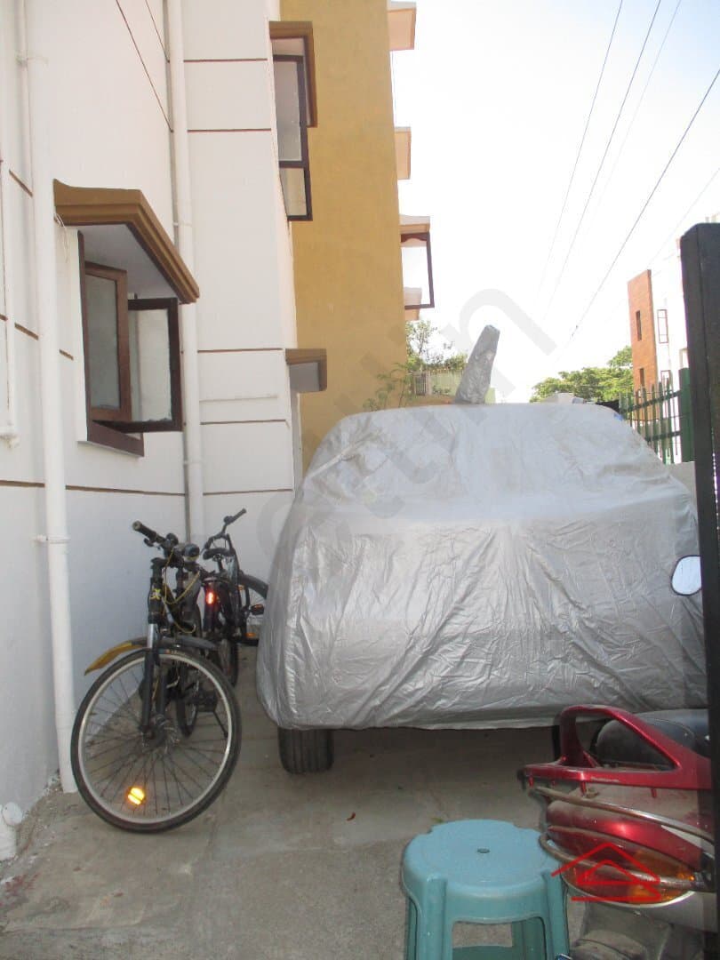 parkings-bv8Y.jpg