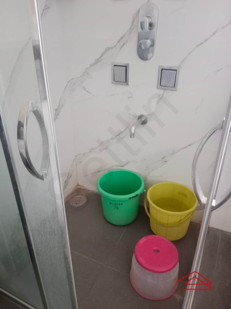 Sub Unit : bathrooms 1